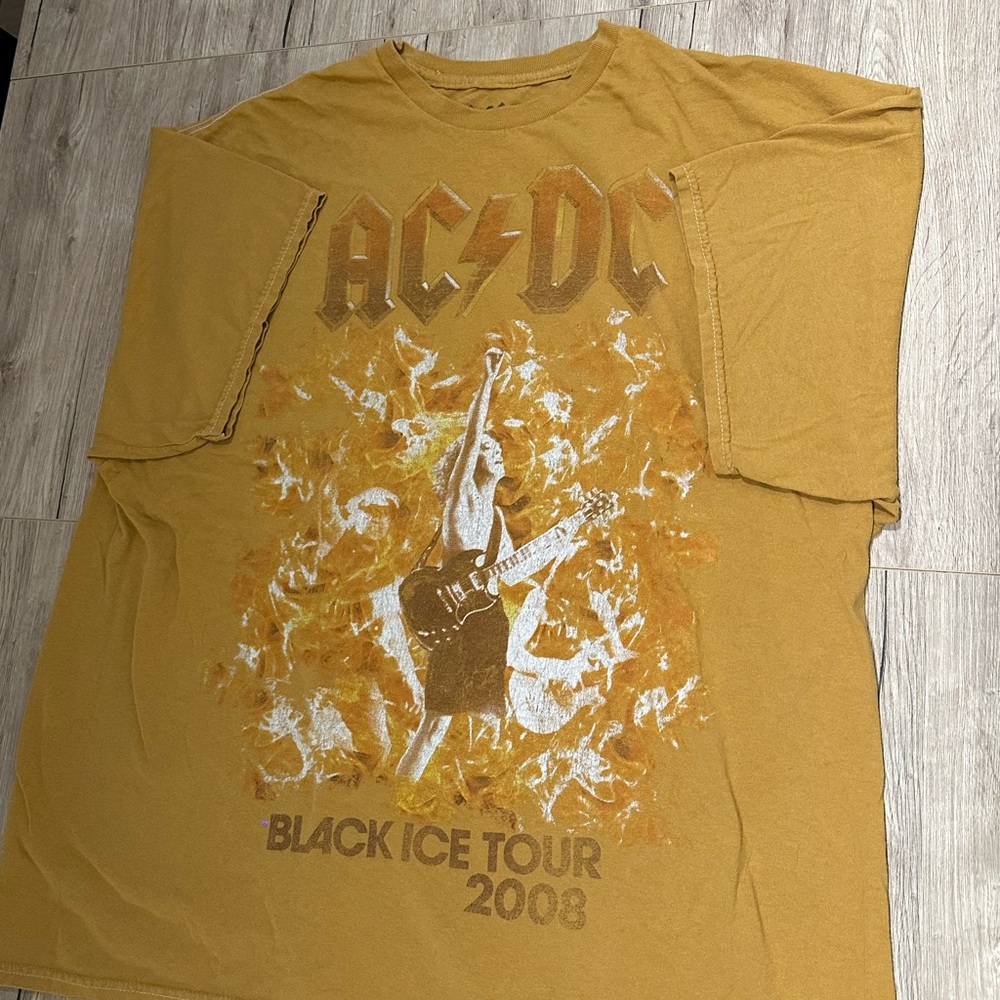 Vintage AC/DC Graphic Tee